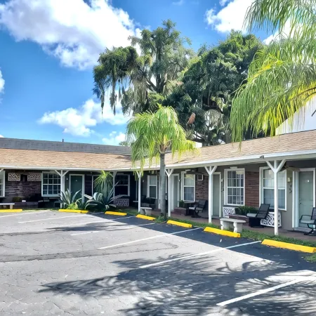 Shamrock Cove Inn