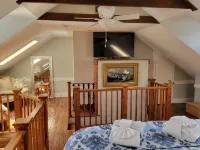 Holly's Cottage. Circa 1867 Historic, Courtyard, Forsyth Park, Pet friendly .💗 - บังกะโล