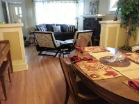 Butte Bungalow Home, Close to uptown- 2 bdrm, 2 bath, No Cleaning fee
