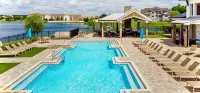 Cozy 2-bedroom apartment in nice Jacksonville with WiFi, fitness room - Sleep 6! - 4 ดาว