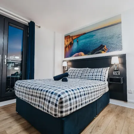 Snoozles Galway City Centre Отели рядом с достопримечательностью «Испанская арка»
