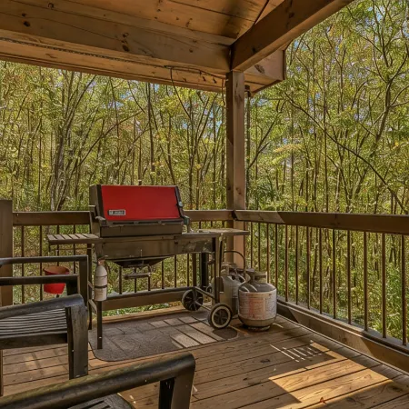 Relaxing Getaway! Cozy Log Cabin, Hot Tub + Firepit