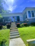 "Deja Blue" Lakeview Villa w/ Luxe Master Bedroom Views