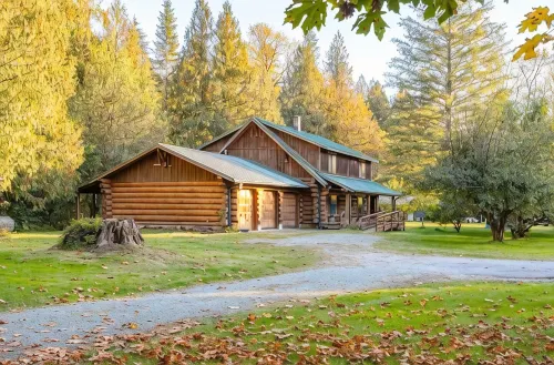 American Alps Lodge: Riverfront, Hot Tub, EV Charger, Game Room - 4성급