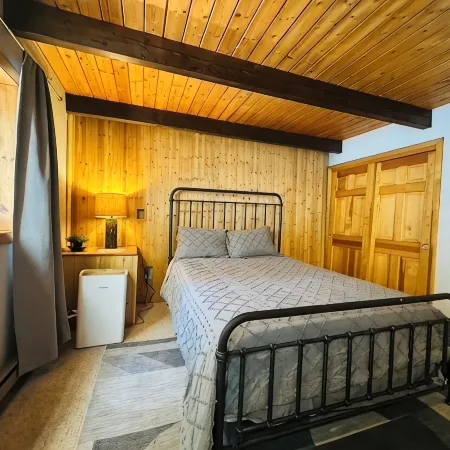 3-bedroom chalet in fabulous Bartlett, wonderful spot close to Storyland