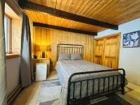 3-bedroom chalet in fabulous Bartlett, wonderful spot close to Storyland