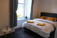 Modern Stylish Apartment with central access - 4성급
