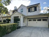 Spacious cozy Oasis retreat with private pool  Backyard
