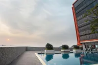 Grand Karlita Hotel Purwokerto - Kolam Renang