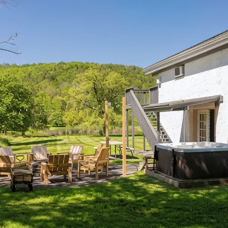 Hog Mountain Chalet • Hot Tub • Near Belleayre
