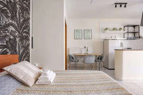 Lake Garda Holiday Apartment 3 Villa Magnolia - Homestays