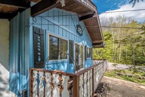 Loose Moose Lodge – Family Chalet, Fireplace, Ski!