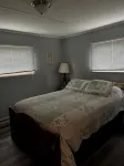 KD CottagesPrivate 2-bedroom tan cottage on Dunnings Creek, in Bedford County - 2 estrellas