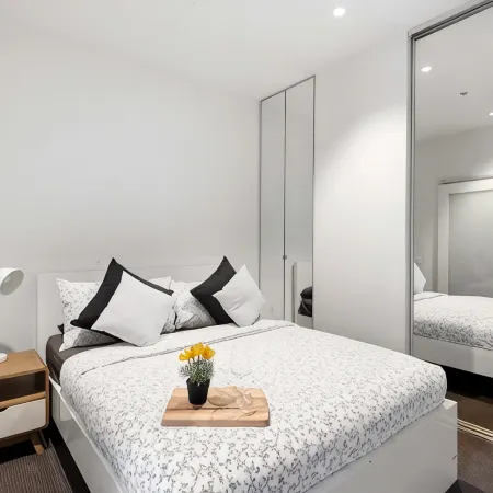 A Stylish Apt for 4 Near Queen Victoria Market