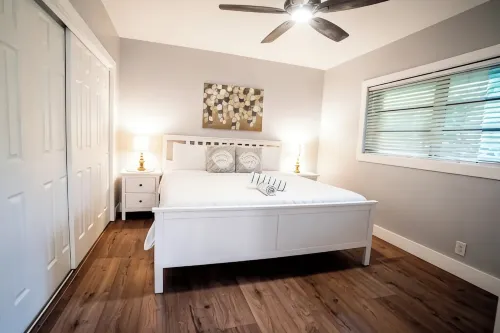 Tranquility Bungalow by the Beach w/Pool & Hot Tub - Lejligheder