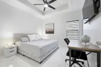 Brand NEW Cozy 3 Bedroom Apartment conveniently located in Pharr-McAllen area! - Homestays