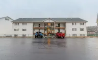 Lake of the Ozarks Premier lakefront 3-bedroom condo. Fishing, Swimming,boating. - Homestays