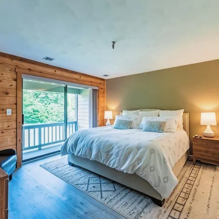 Ski in/Ski out Modern Chic Condominium