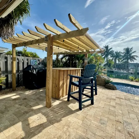 SC2 11th ST. in Kcb. Best Home Away from Home – 2Br/2BA with Private Pool & Dock