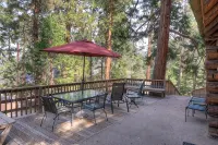 Zephyr Cabin 3 Bedroom Home by RedAwning - 2 estrellas