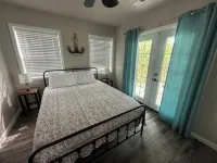 1 Bedroom Pet Friendly Guest House at Sunset Family Lake House with dock access - Homestays