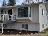 3-bedroom house in gorgeous Libby with WiFi, AC. Book your stay now Hotel di Libby