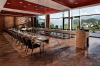 Hotel Eden Spiez - Parkplatz