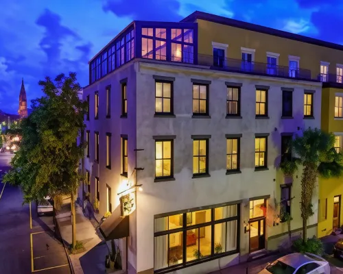 Andrew Pinckney Inn Hotels near Cannon Park
