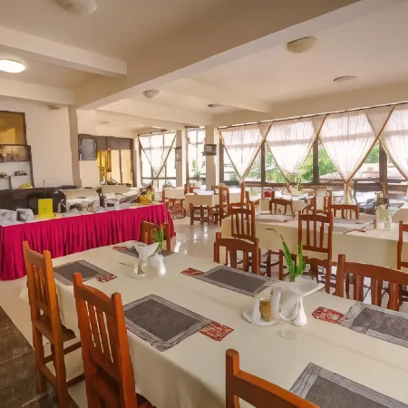 Inle Apex Hotel Отели рядом с достопримечательностью «Монастырь Шве-Ян-Пяй»