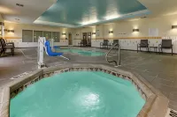 Fairfield Inn & Suites Hutchinson - 3-Star