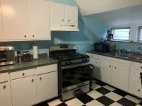Attic Apartment in Leafy Roland Park Hotels near OXOXO Gallery