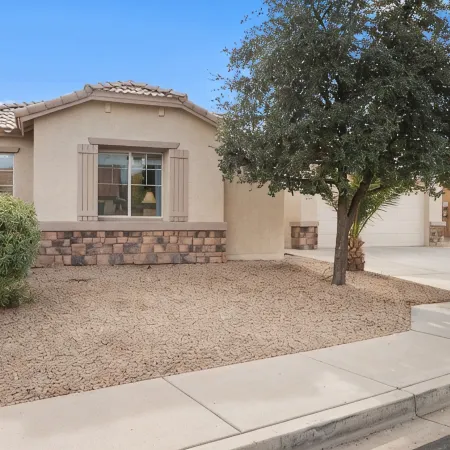 Beautiful 5-Bedroom Home in Surprise with Big Backyard Close to Spring Training