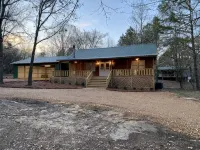 Hidden Treasure at Enid Lake-Crappie Fishing, Duck Hunting, ATVRiding, Ole Miss - Hytter