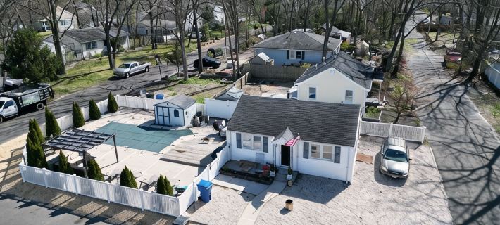 Cozy beach retreat with in ground pool just 7 minutes from seaside heights Hotels in Toms River