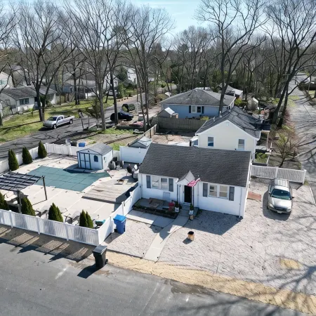 Cozy beach retreat with in ground pool just 7 minutes from seaside heights