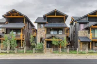 NEW! Single family home w/ Rooftop Deck & Salt Water Hot Tub