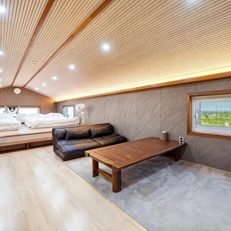 Gangneung Gyeongpo Cabin Pension Отели рядом с достопримечательностью «Павильон Кёнподэ»