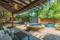 Sunset House - Luxury Pool and Hot Tub Retreat - Private Pool
