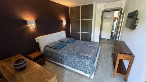 Detached villa - 2 south-facing terraces - Exceptional sea view - 5 minutes from the beach - วิลล่า