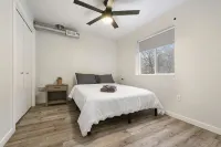 Unique 4Bed/3.5 Bath Townhouse/Garage+Rooftop Deck - พร้อมระเบียง