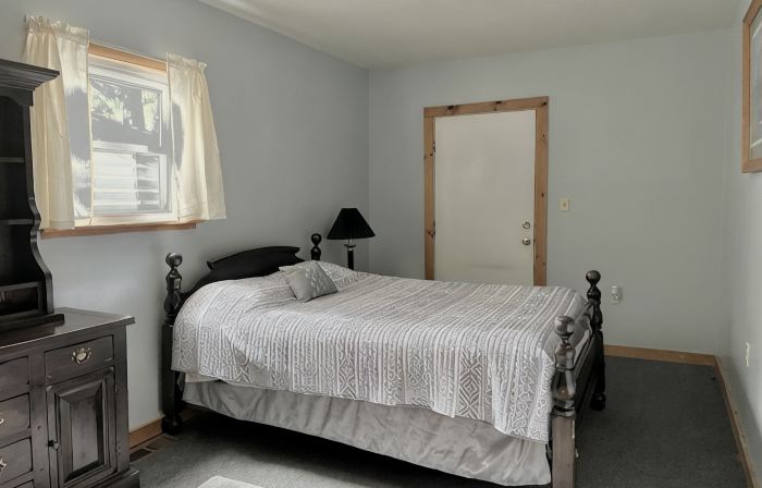 Quaint 2 bedroom apartment. 5 minute walk to down town Close to local bike trail