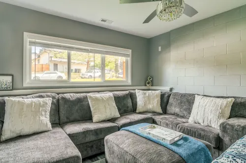 Suite with Hot Tub -AC  - Huge Fenced Yard - Mt. Rainier View - Private Entrance - 4つ星