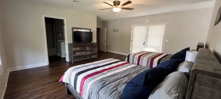 Lake Lodge - 2 bed / 2 bath Cabin Hotels in Jackson County