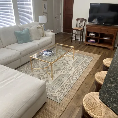 Fantastic Condo Within Walking Distance Of Football Stadium, Grove And Campus