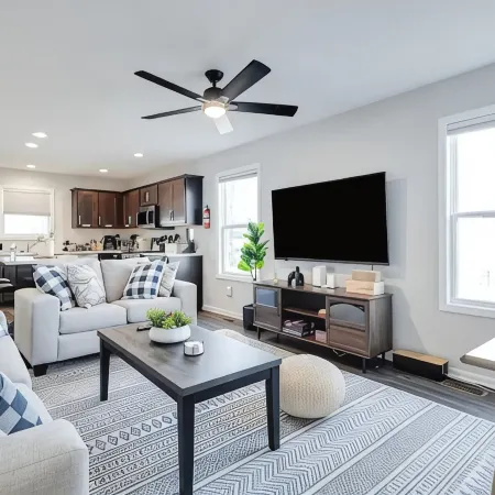 Modern, Spacious Whole Unit Traveler's Home!