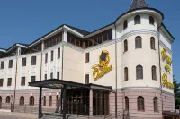 Onegin Hotel-Restaurant Complex