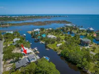 Big Canal-front house, kayaks, canoes, game room, fish right from the dock. - 3-Star