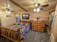 Blissful cozy, year round, lakeside cabin on Butternut Lake.  Dogs welcome. - Alppimaja