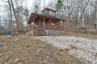 Cozy Couples Cabin Near Red River Gorge and Hollerwood
