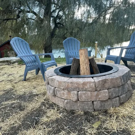 Charming Mountain-View Waterfront Retreat – Hot Tub, Sauna, Game Room & Fire Pit